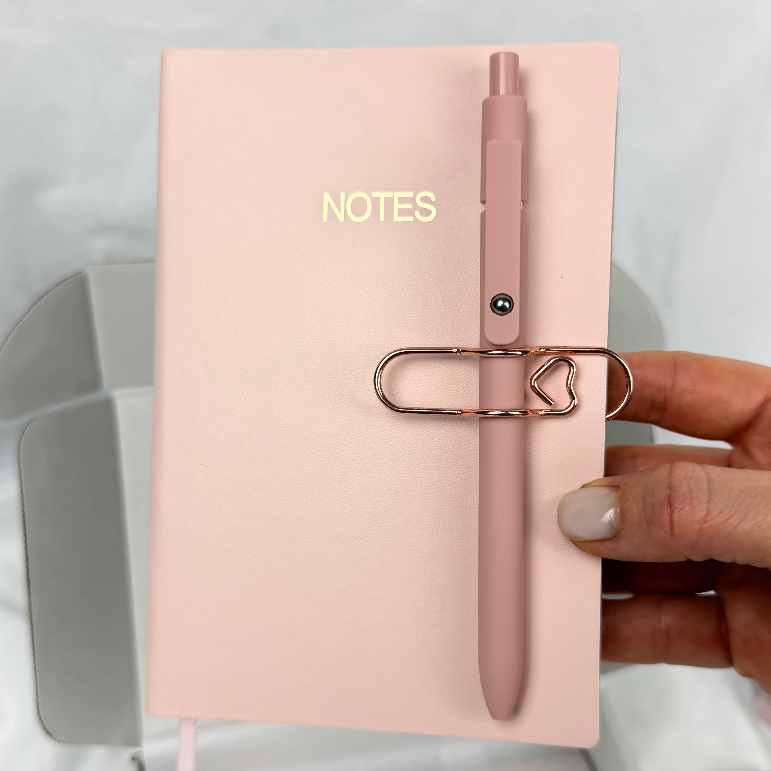 🌸 Soft Blush Box Premium